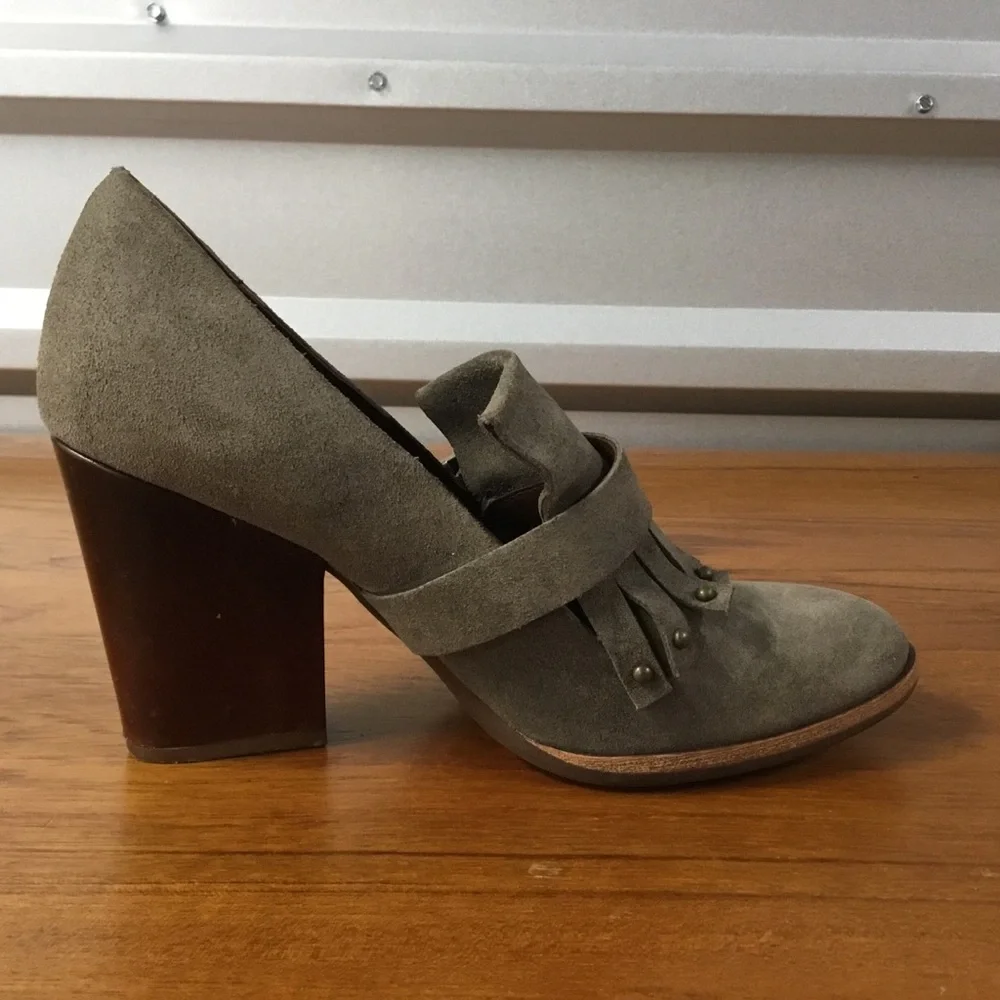 Kork-Ease Prim Mosto Suede Kiltie Pump Heel K63422 Women Size 7.5 Khaki Gray